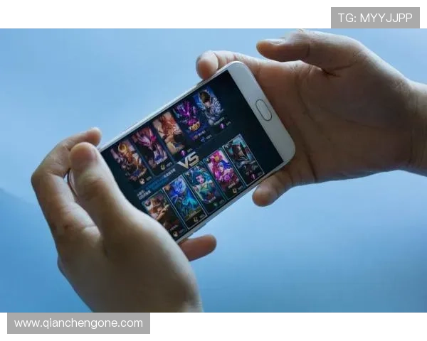 随时随地在线玩幸运水果机享受刺激的游戏乐趣